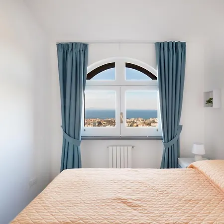 Semesterbostad Sorrentovibes - Sea View Rooftop With Jacuzzi & Garden *