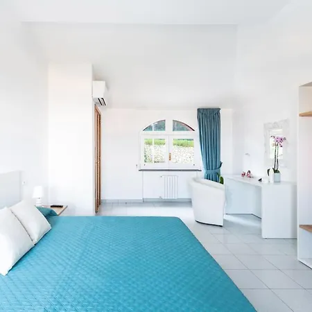Ferienhaus Sorrentovibes - Sea View Rooftop With Jacuzzi & Garden