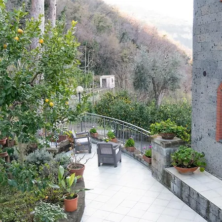 Ferienhaus Sorrentovibes - Sea View Rooftop With Jacuzzi & Garden *
