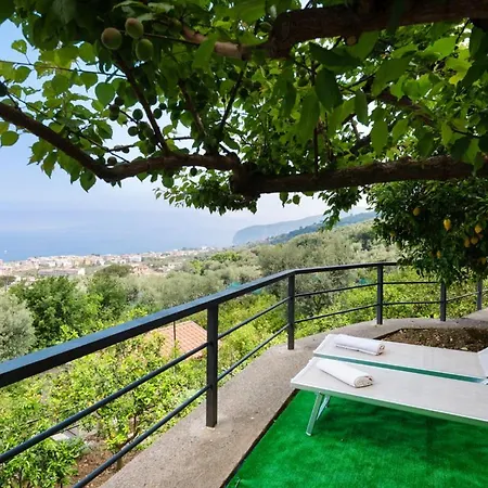 Hébergement de vacances Sorrentovibes - Sea View Rooftop With Jacuzzi & Garden