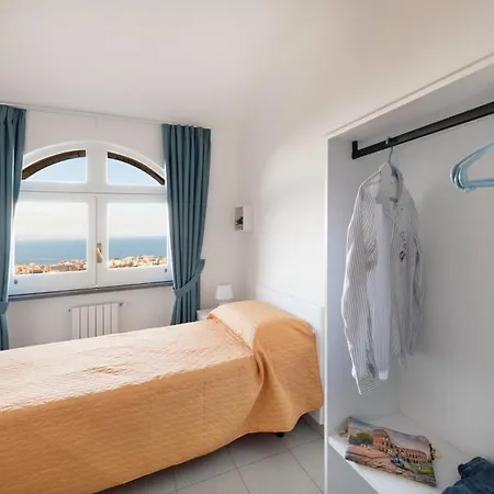 Sorrentovibes - Sea View Rooftop With Jacuzzi & Garden Ferienhaus Sorrent
