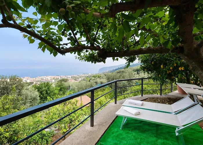 Dom wakacyjny Sorrentovibes - Sea View Rooftop With Jacuzzi & Garden