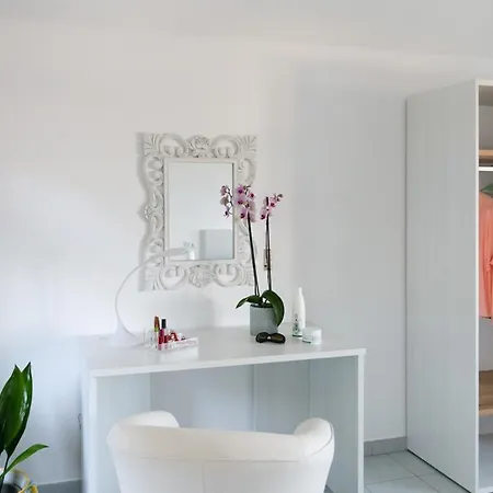 Vakantiehuis Sorrentovibes - Sea View Rooftop With Jacuzzi & Garden *