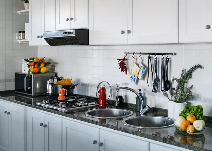 Будинок відпочинку Sorrentovibes - Sea View Rooftop With Jacuzzi & Garden Сорренто