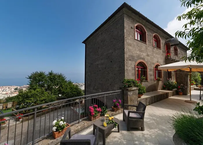 Sorrentovibes - Sea View Rooftop With Jacuzzi & Garden Будинок відпочинку Сорренто